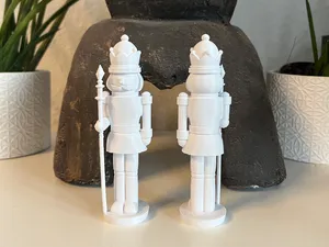 Kleine schöne Nussknacker Figur 