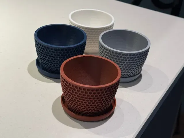 Small Flower / Plant / Seed pot with tray — Image 2 of 8