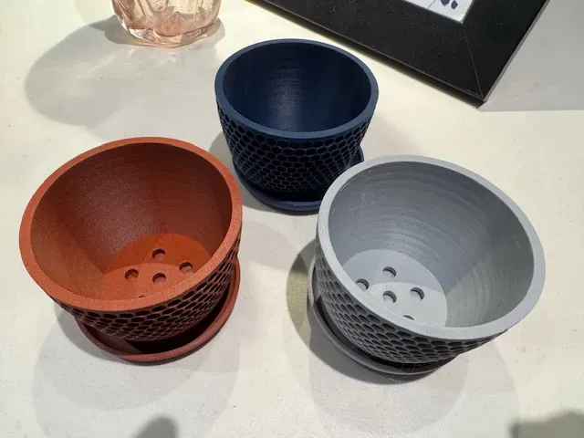 Small Flower / Plant / Seed pot with tray — Image 5 of 8