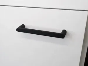 Minimalistischer Möbelgriff | 96–192mm Lochabstand