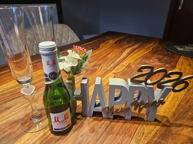 Silvester 2027, Tisch Neujahr, Happy New Year — Image 4 of 7