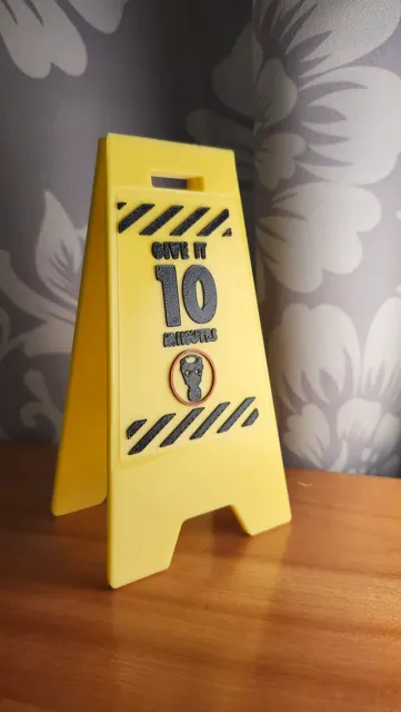 wet floor sign poo in progress — Фото 5 из 6