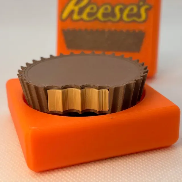 Reese's Peanut Butter Cup Clicker Fidget Toy — Image 9 of 17