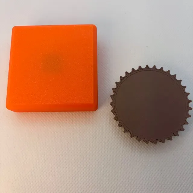 Reese's Peanut Butter Cup Clicker Fidget Toy — Image 11 of 17