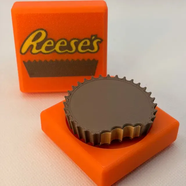 Reese's Peanut Butter Cup Clicker Fidget Toy — Image 15 of 17