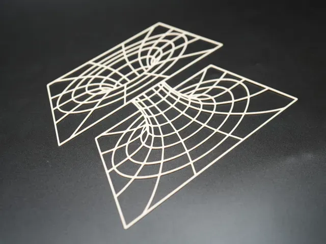 Einstein–Rosen Bridge | Geometry Optical Sculpture — Фото 3 из 4