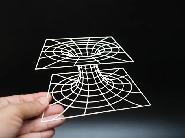 Einstein–Rosen Bridge | Geometry Optical Sculpture — Фото 2 из 4