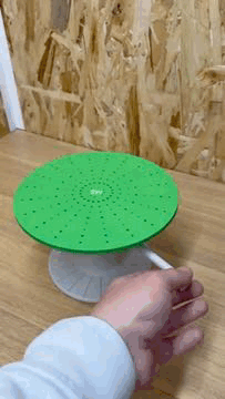 Airbrush rotary - turntable with helping handle