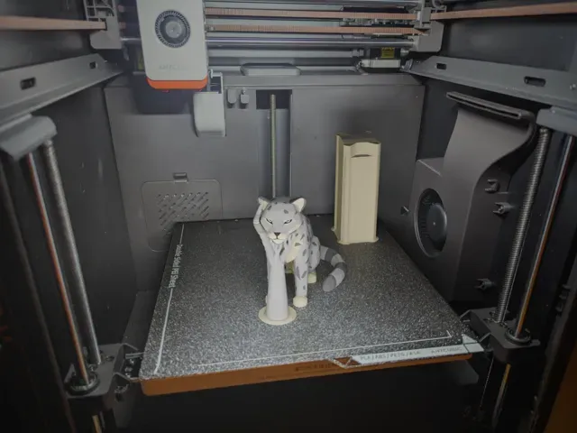 Low Poly Snow Leopard — Image 6 of 6