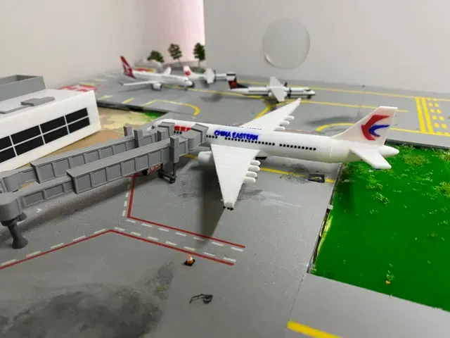 1:400 scale Airbus A330-200 — Фото 7 из 7