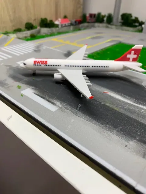 1:400 scale Airbus A330-200 — Фото 4 из 7