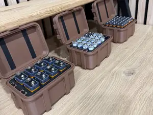 Militärkiste Batterie-Einsatz