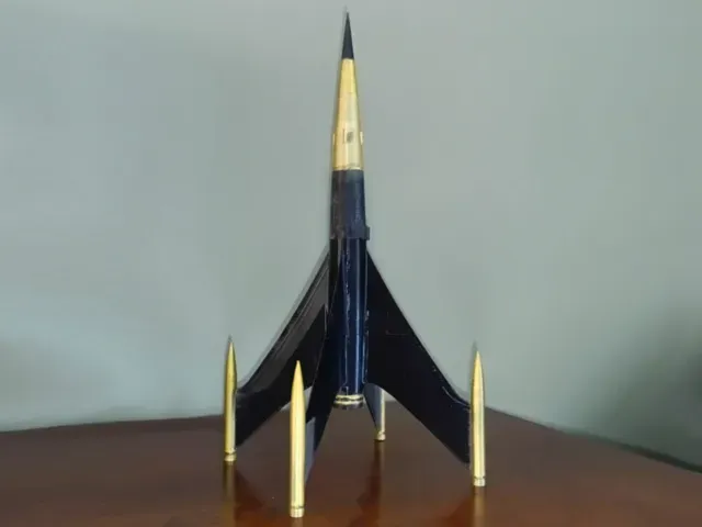 Sci-fi Model Rocket