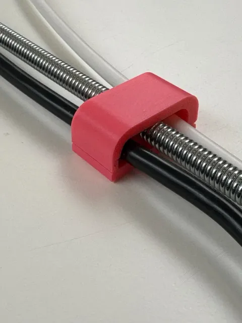 Cable Organizer for Thick Cables (10 mm) — Image 3 of 12