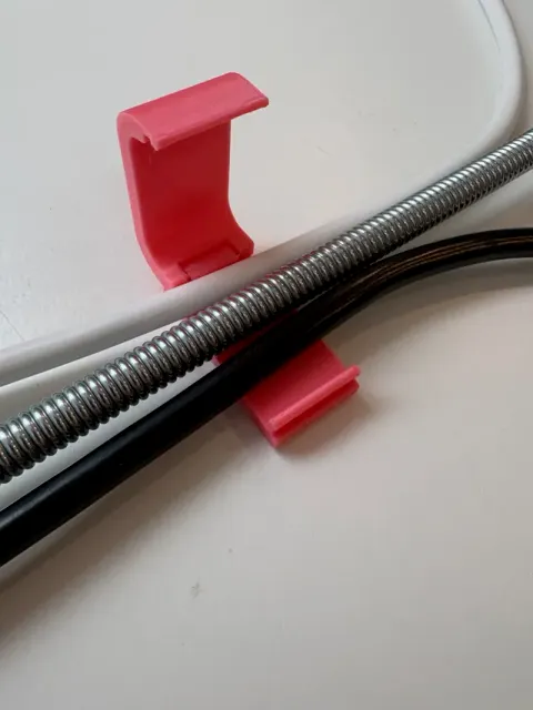 Cable Organizer for Thick Cables (10 mm) — Image 4 of 12
