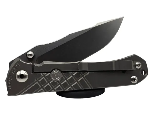 Minimalist Pocket Knife Display Prop — Фото 6 из 8