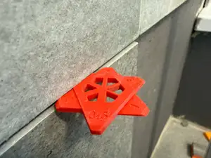 expansion joint for tiling and paving