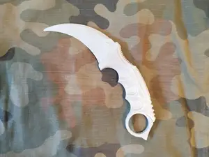 Karambit Knife - COUNTER STRIKE 2