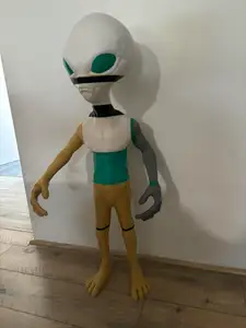 1 meter tall alien