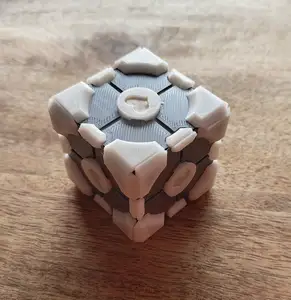 Portal Companion Cube Kit Card