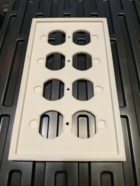 Decorative Quad Outlet Cover Plate — Фото 2 из 2