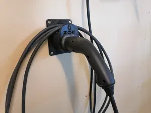 Suporte de Parede para Carregador Renault Zoe