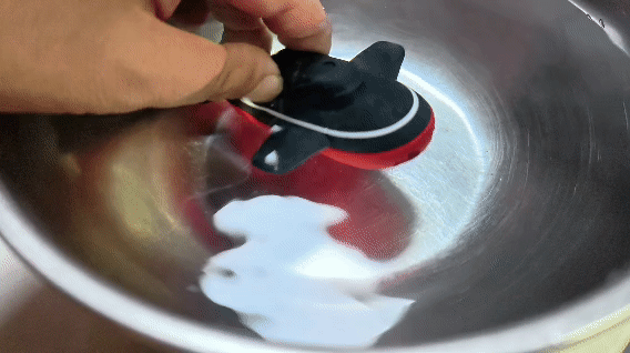 浴缸玩具:可发射鱼雷的潜艇