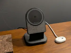 Anker Zolo Magnetic Charger Stand v2