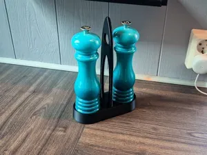 Le creuset | Salt & Pepper grinder stand