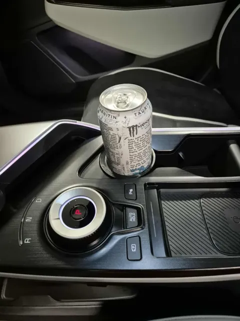 Kia EV6 Cupholder adapter for cans — Фото 4 из 4