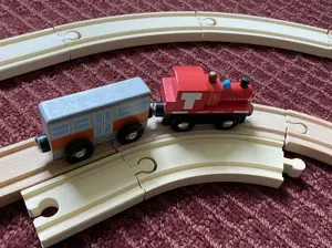 Oddly Sized curved train tracks - IKEA, BRIO, ETC