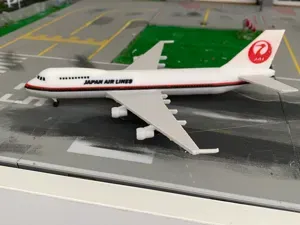 1:400 scale Boeing 747-200