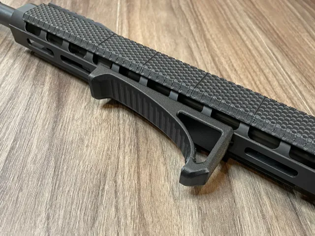 (Snap In) M-LOK Angled Fore Grip V2 — Фото 2 из 6