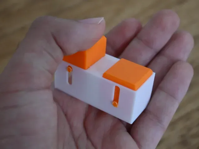 Double button fidget