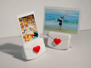 Wobble Instant Photo Stand #4 — Reply