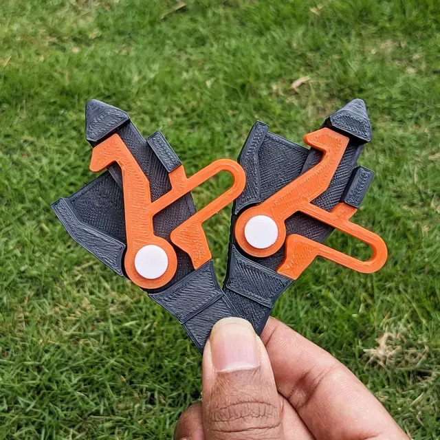 AutoCoupler Model - Dragon Railway — Image 4 of 5