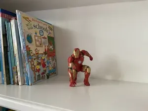 Iron Man Landing Figure | Marvel