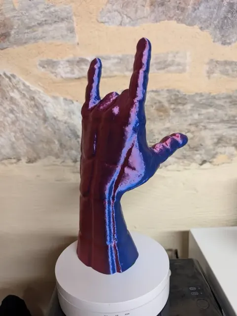 Main lanceuse de toile – Statue Spider-Man — Image 5 of 8