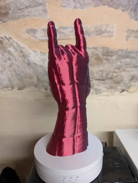 Main lanceuse de toile – Statue Spider-Man — Image 6 of 8