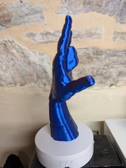Main lanceuse de toile – Statue Spider-Man — Image 4 of 8