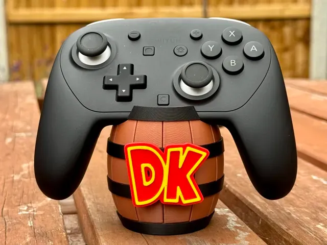 Nintendo Switch 2 Donkey Kong Pro Controller stand — Фото 3 из 9