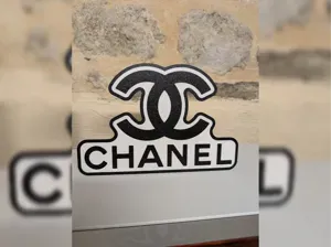 Lightbox Chanel – Icône du luxe