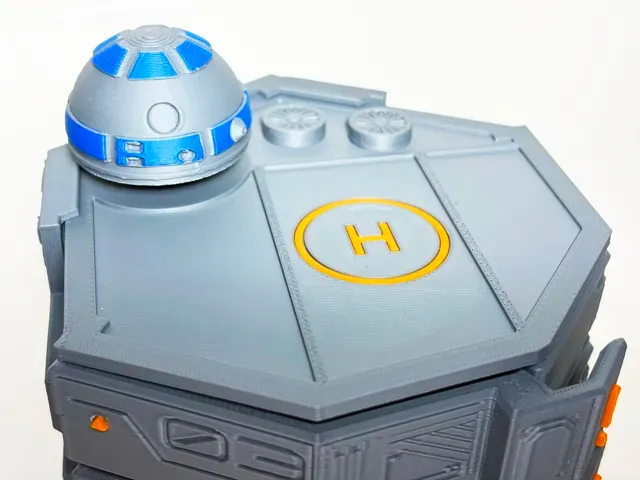 MechVault: Sci-Fi Mechanical Storage Box — Image 7 of 10