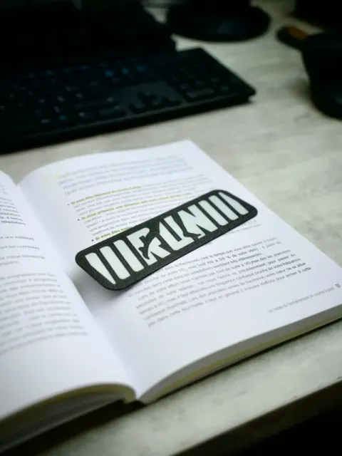 Marque-page Running "RUN" Minimaliste & Dynamique — Image 2 of 3