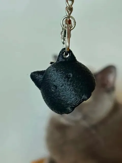 Chubby Cat Keychain - fuzzy charm figurine — Фото 2 из 9