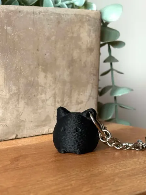 Chubby Cat Keychain - fuzzy charm figurine — Фото 4 из 9