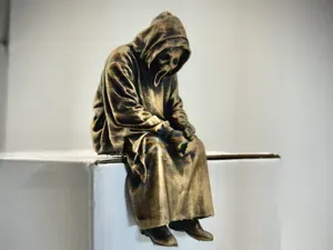 Sad Ghostface (Scream) Figurine on a ledge!