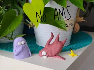 Accident – Clay Style Desk Figurine #04
