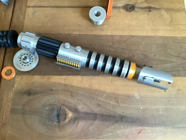 Build Your Own custom Lightsaber — Фото 7 из 12