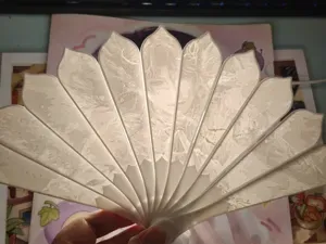 祁煜透光浮雕折叠扇